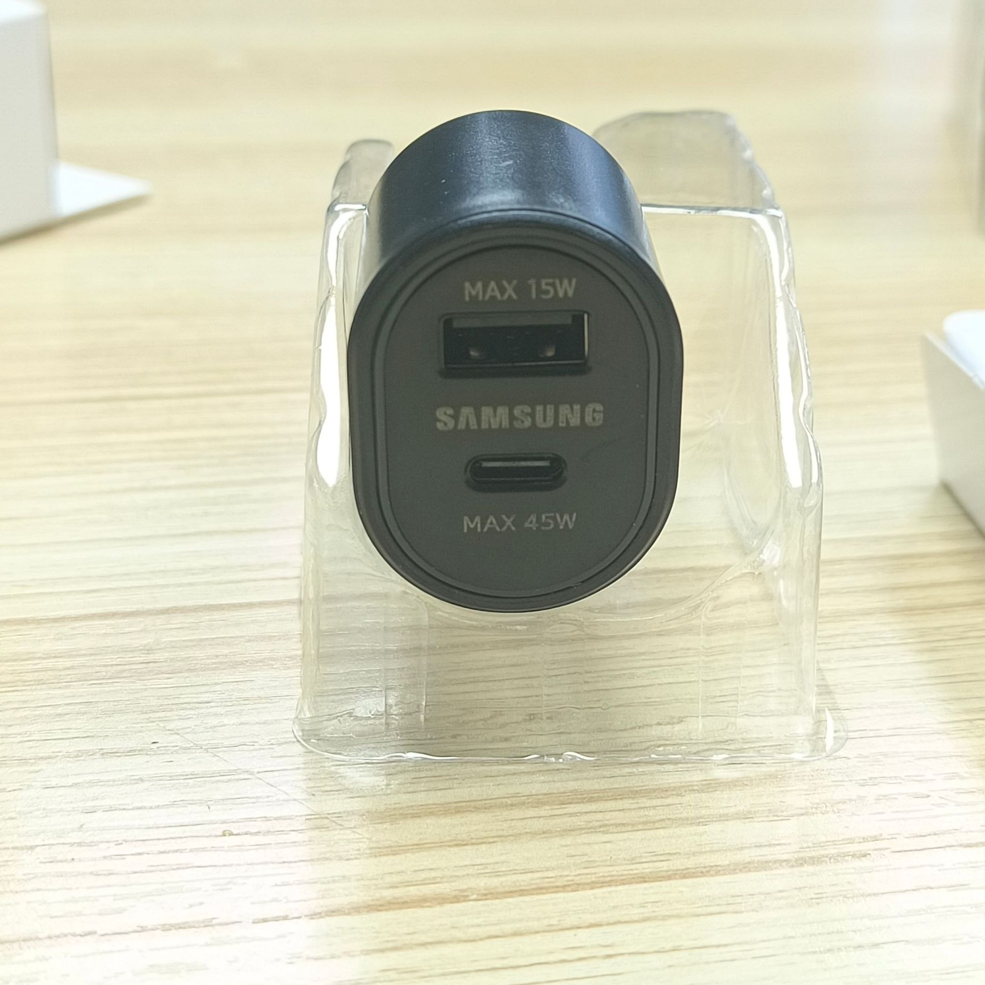 Suitable for Samsung S22Ultra 45W Car Battery Charger A+C One-To-Two Car Charger Ultra-Fast Ep-L530