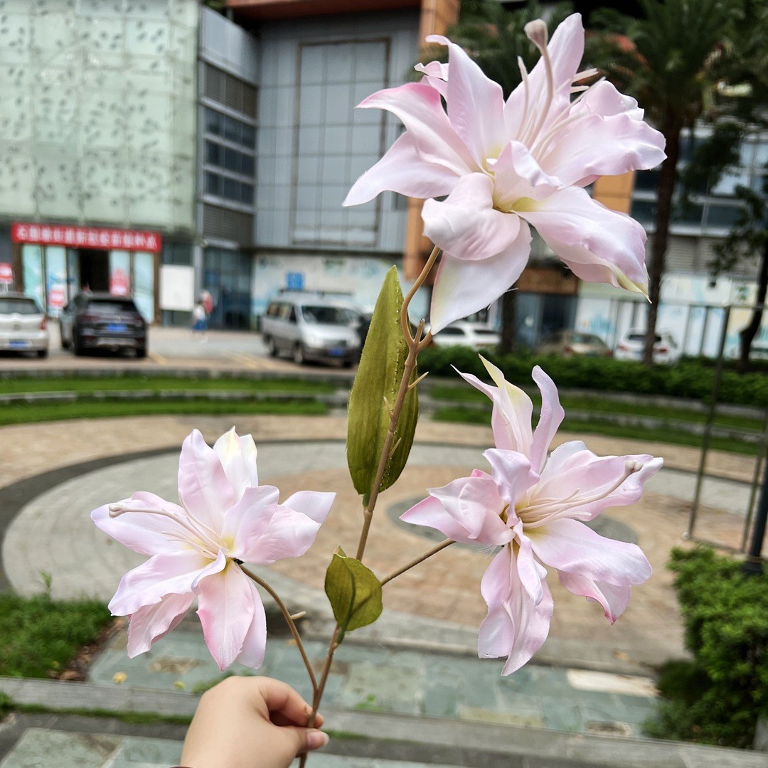 Simulación del Día de San Valentín rosa fabricante 3 sola rama multi-cabeza rosa decoración de la boda flor falsa al por mayor