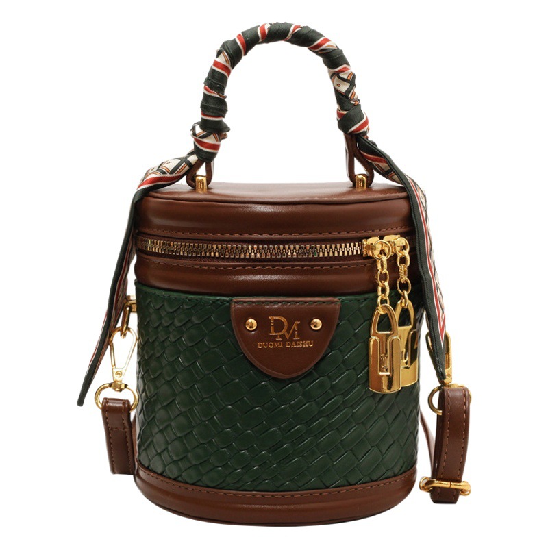 Bolso pequeño tejido de alta calidad para mujeres 2023 nuevo popular bolso de mensajero popular estilo occidental bolso de cubo del todo-fósforo