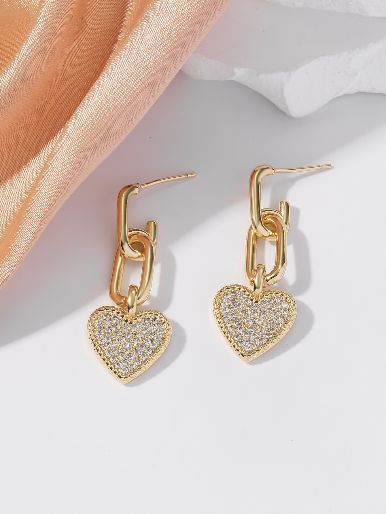 1 Pair Sweet Simple Style Heart Shape Inlay Copper Rhinestones Drop Earrings display picture 1