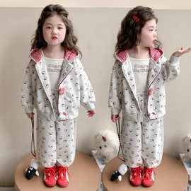 女童洋气春装卡通套装2026春秋新款洋气连帽外套束脚裤休闲两件套