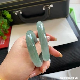 �����Ͽ���Ȼ������C�������������\�Gɫ���u���C��Ů���ͶY�r��