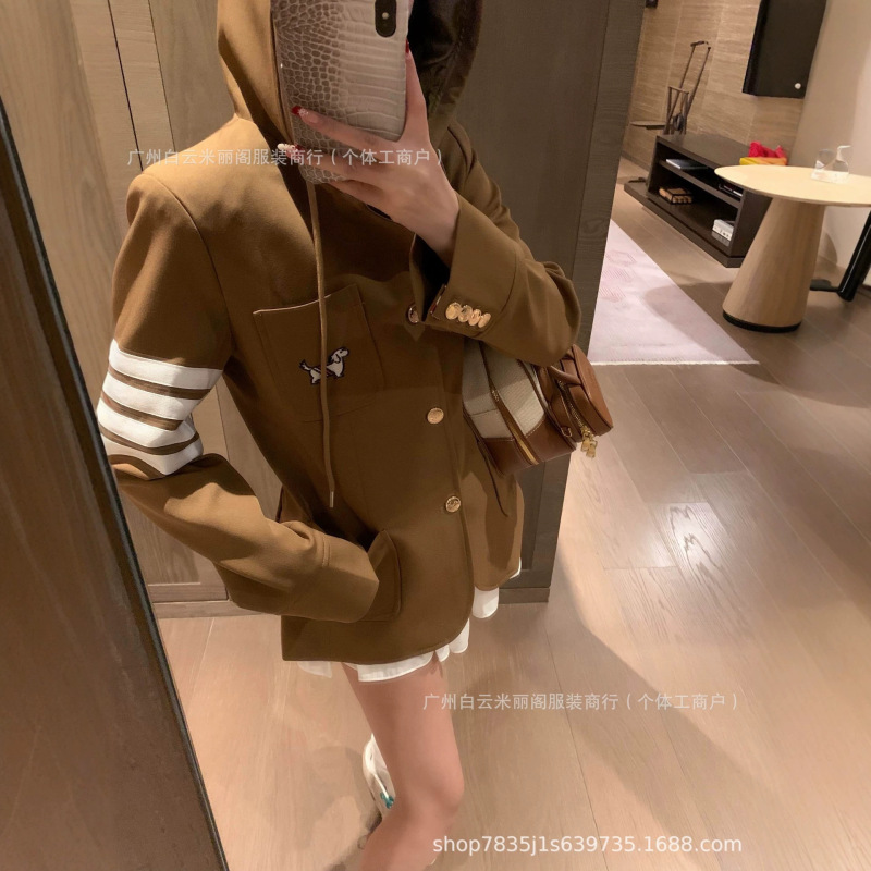 Shenzhen Nanyou 2026 autumn/winter new collection: four-stripe dog embroidery blazer, women's outerwear Shenzhen Nanyou 2026 autumn/winter new collection: four-stripe dog embroidery blazer, women's outerwear
