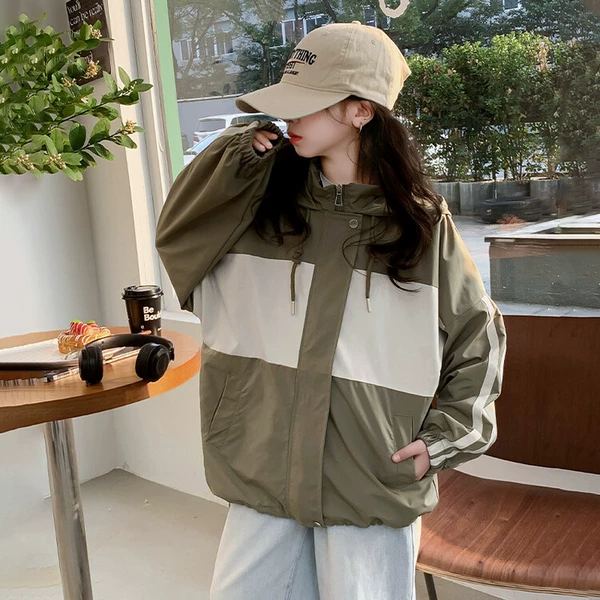 Gray green