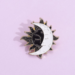 Cross-border hot-selling creative sun and moon brooches, European and American metal black and white badges, clothes, hats, bag pendants
