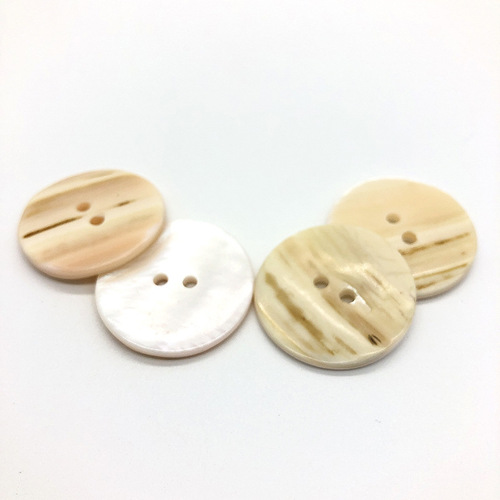 Factory supply freshwater shell buttons with skin, round two-eye shirt buttons, knit sweater buttons, trench coat fasteners