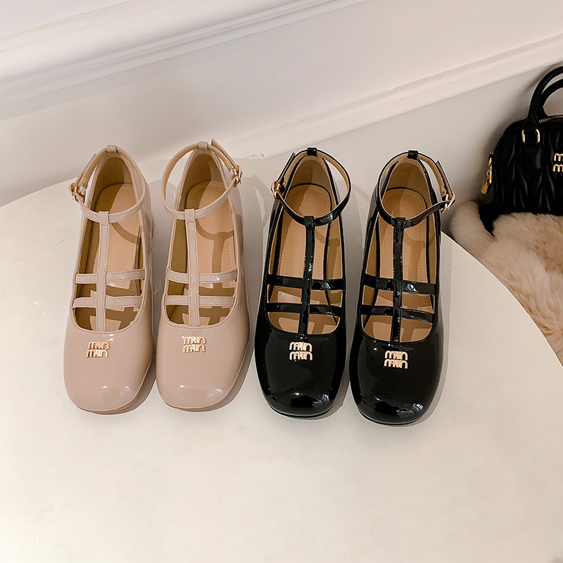 2025 principios de primavera nuevo Miu es una cabeza redonda talón medio con zapatos de piel esmaltada gruesa zapatos de talón único para mujeres