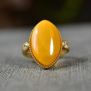 Natural Russian Chicken Oil Yellow Beeswax Ring Marquise Beeswax Ring 925 Silver Inlaid Live Beeswax Ring