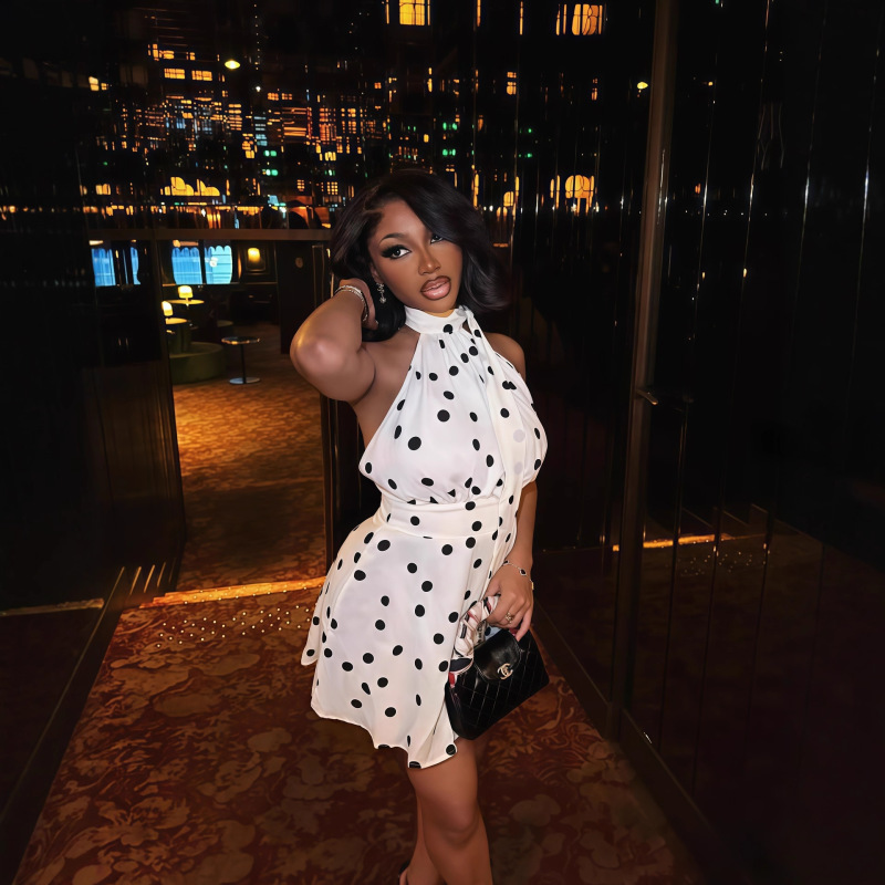 欧美跨境女装2025秋季新款无袖挂脖露背波点印花收腰短款连衣裙|undefined