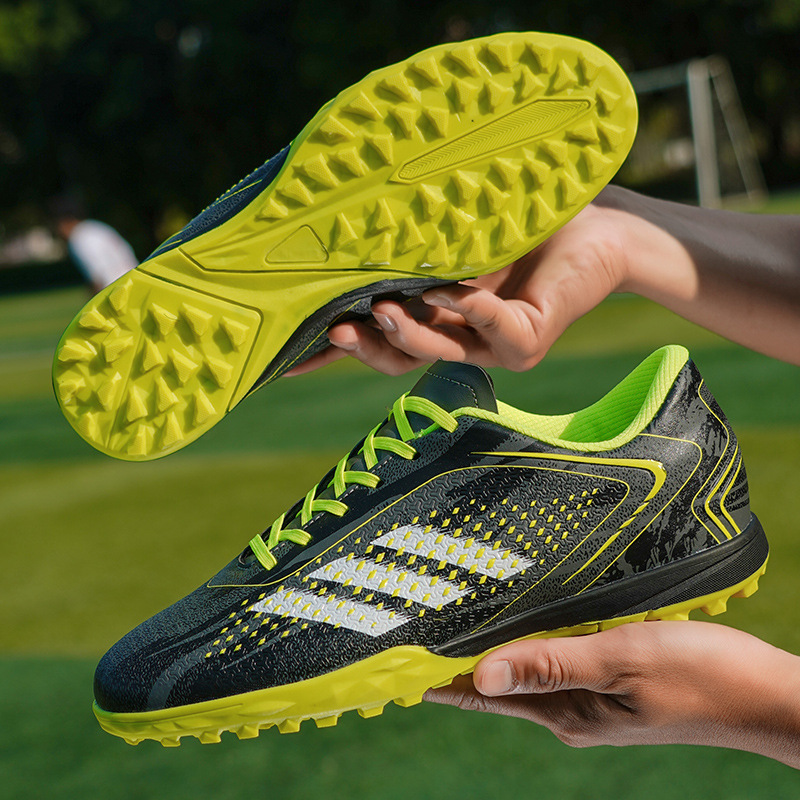 Bajo 772 clavos rotos negro