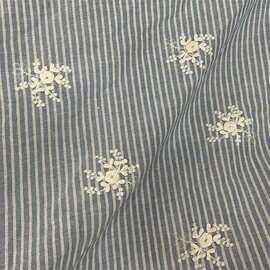 色织条纹立体刺绣 打孔绣花布平绣连衣裙服装面料桌布装饰DIY布料