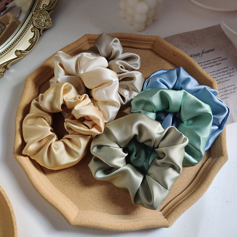 Scrunchie in seta di gelso accessorio per capelli lusso fatto a mano_voghion.com