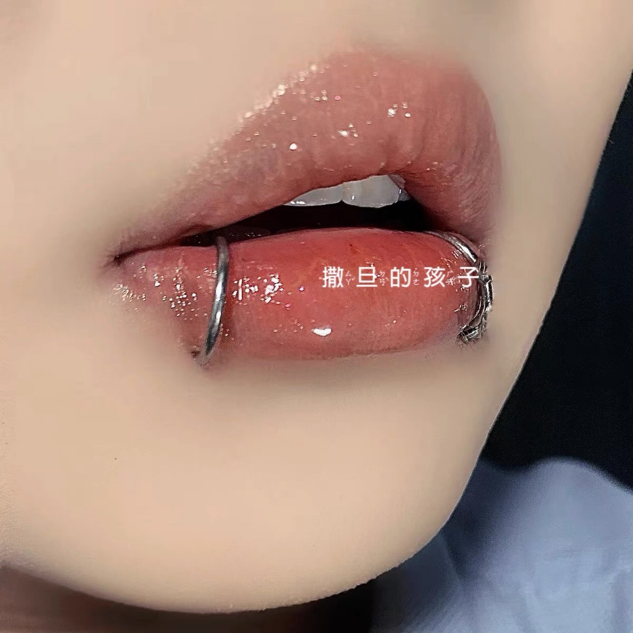 Silver pointed spike labret stud material detail