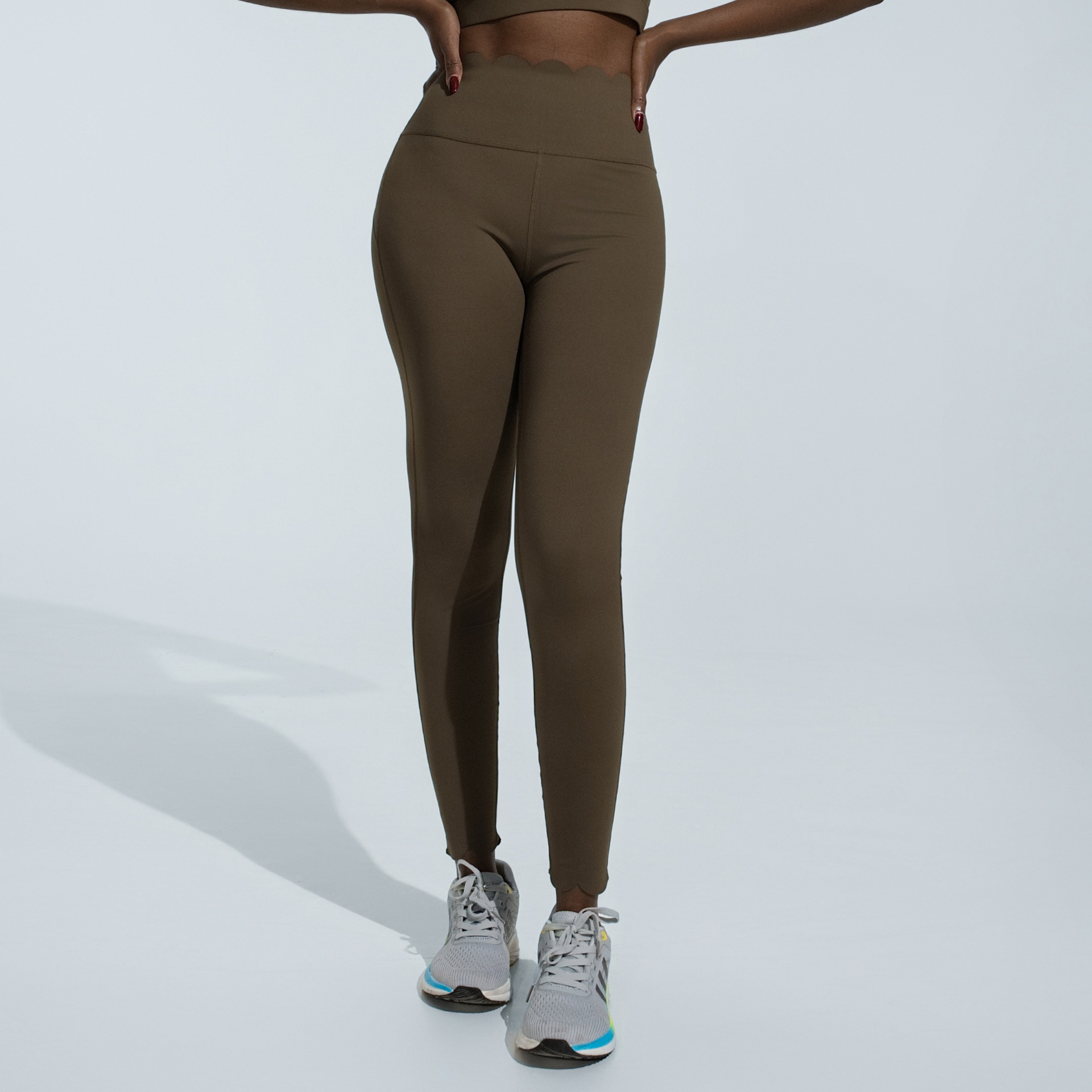 Europa y América transfronterizas damas piel de yoga de encaje pantalones apretados de elevación de cadera pantalones deportivos de adelgazamiento para montar pantalones de ejercicio