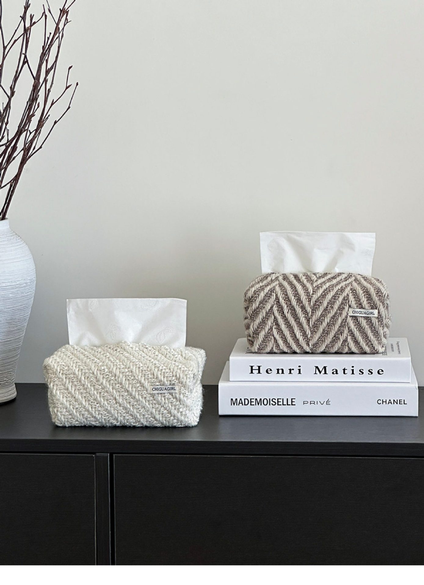 Vintage-style fabric tissue box for home, living room, and car use, high-end light luxury tissue bag, napkin cover, desktop tissue box