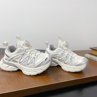 ��ͯ�p�����m��ɫ��ٴ����e�����L���D�~���\��Ь2026�괺����Ʒ