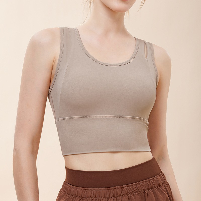 Nuevo sujetador deportivo de verano con un hermoso diseño en la espalda, chaleco de yoga a prueba de golpes, ropa exterior para entrenamiento de Pilates y fitness.