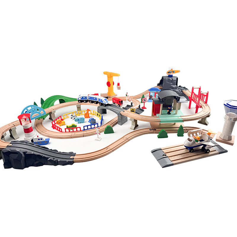 En nombre de la serie de ensamblaje de trenes eléctricos de pista de madera de Thomas transfronterizo, regalo de juguete de pista de escena compatible