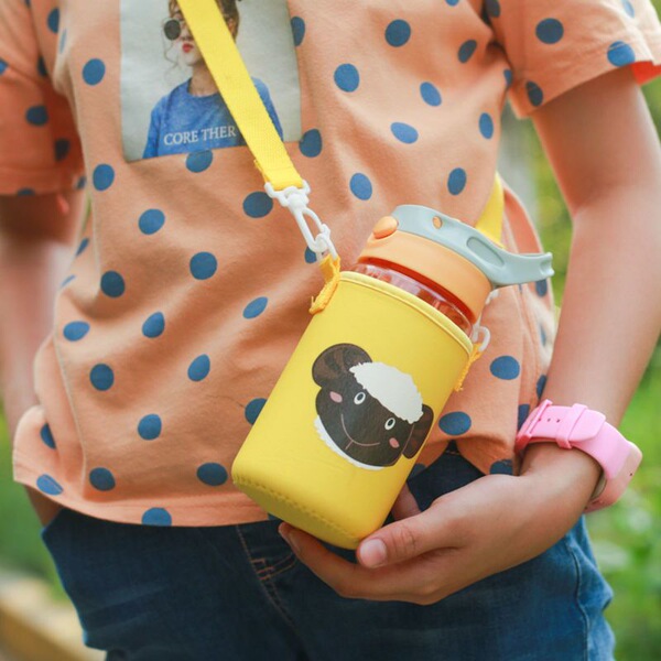 Hermetic shatterproof plastic children's handheld teapot for…