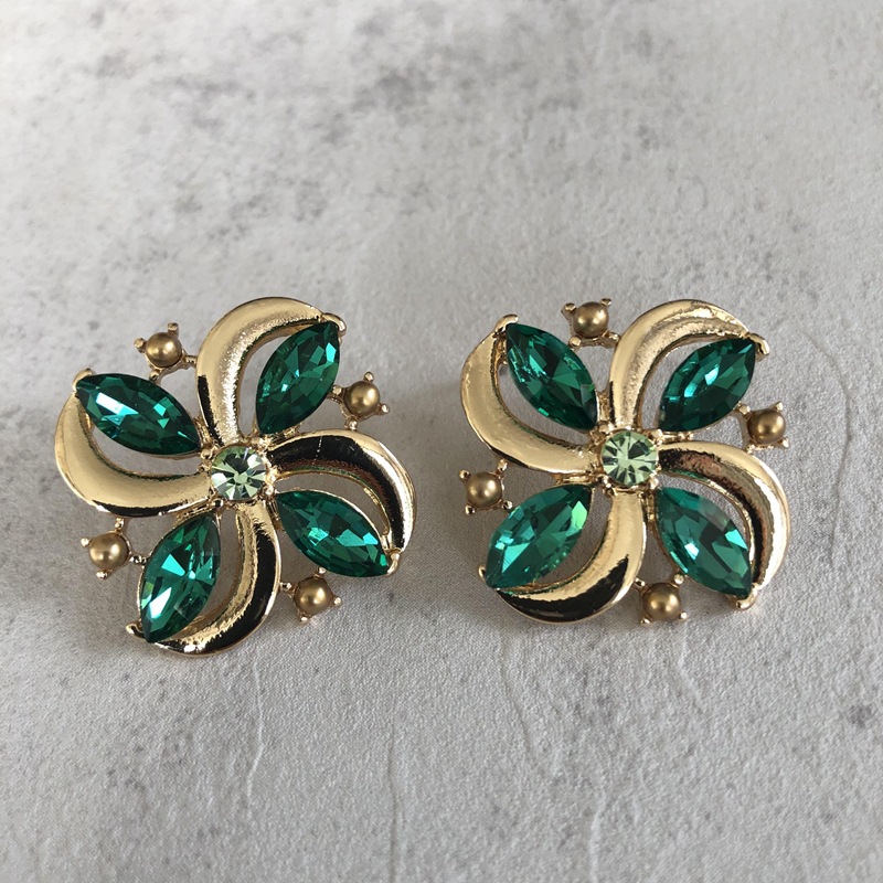 Retro Green Enamel Square Water Drop Pendant Earrings Wholesale Nihaojewelry display picture 18