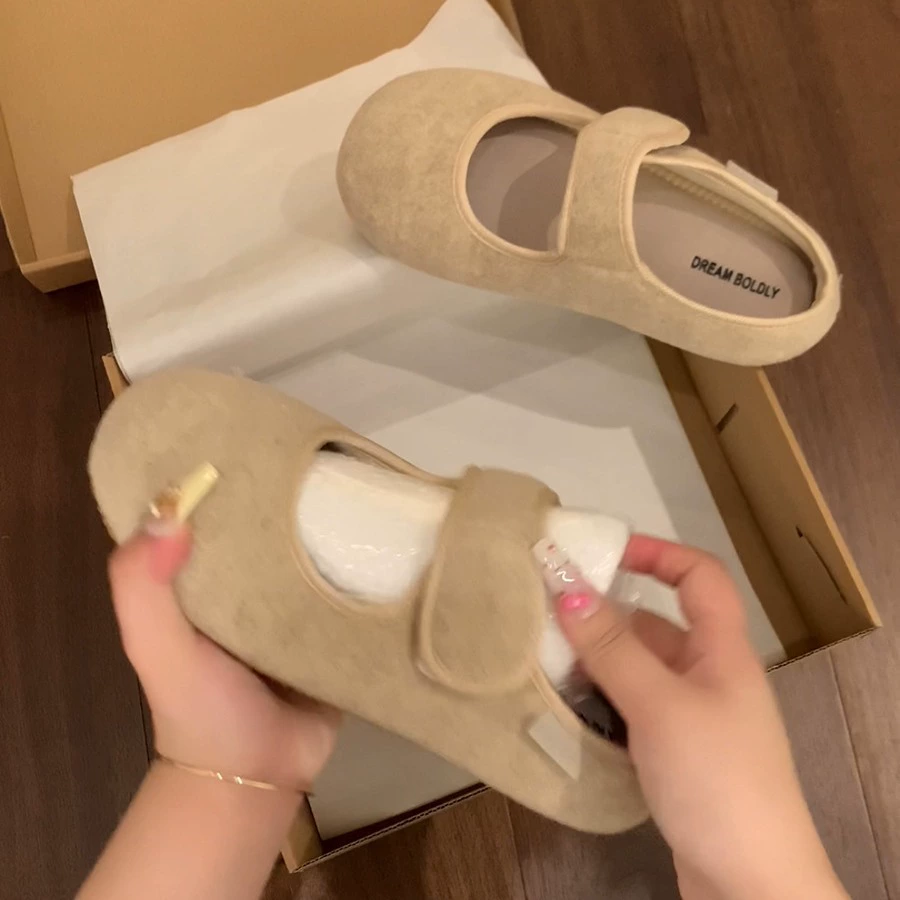 Ретро-тапочки с плоской подошвой и меховым носком для женской верхней одежды. Новые осенне-зимние хлопковые тапочки с высокой подошвой и мягкой подошвой 2025 года.