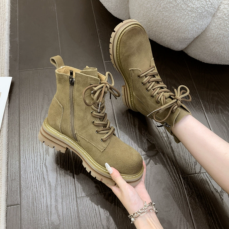 Тенденция скраб увеличивает сапоги Martin Женская осень 2024 Английский стиль локомотив Альпинизм сапоги пустыни толстые сапоги женская