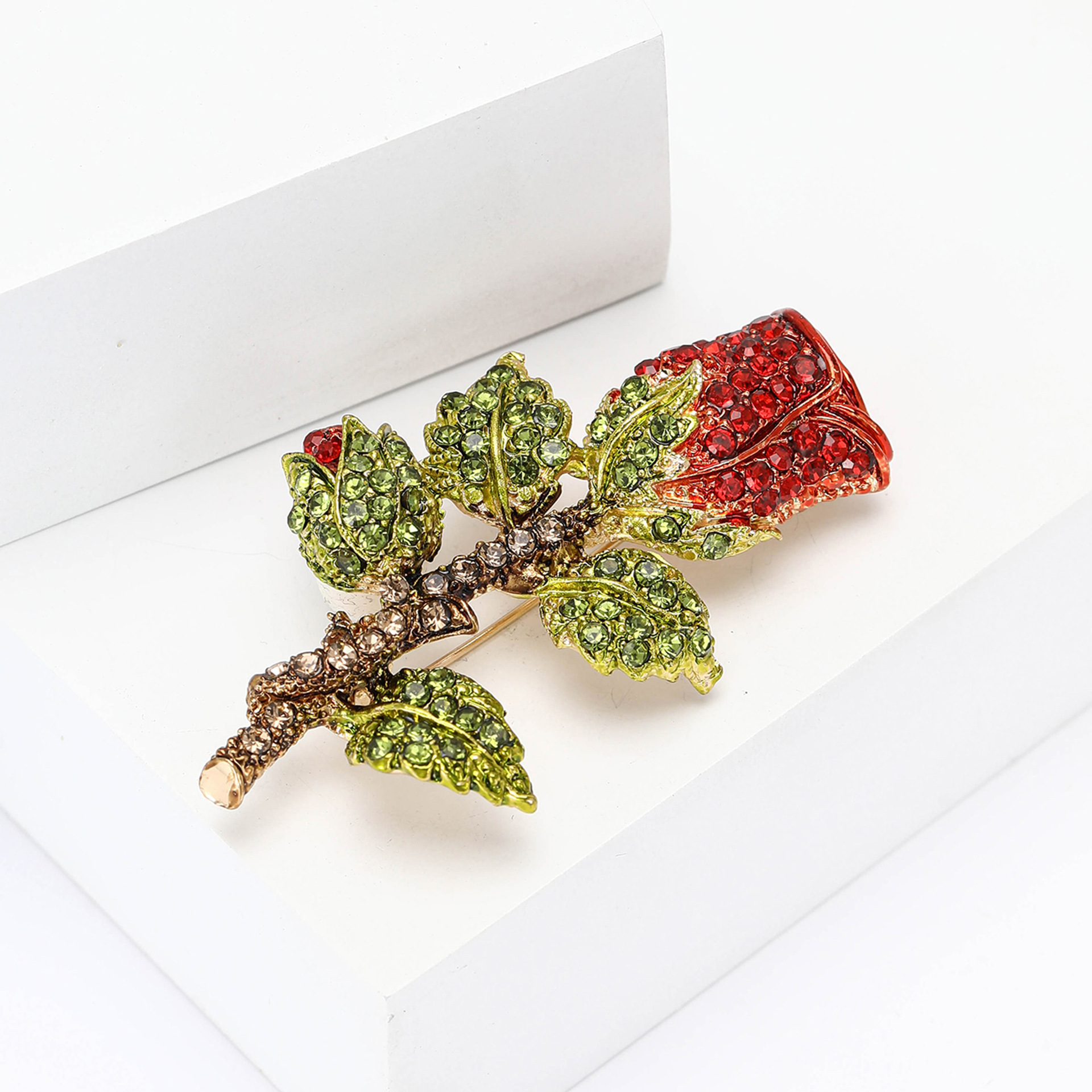 Women's Gender Vacation Classic Style Pin Flower Alloy Inlay Zircon Women's Brooches