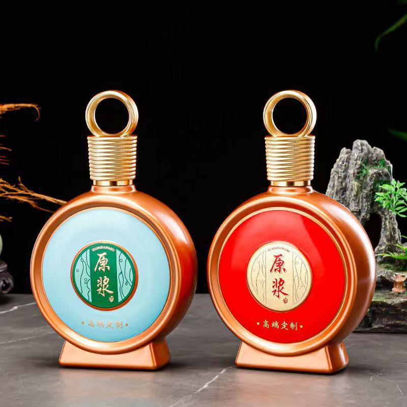 新款酒瓶高档喷涂烤花白酒瓶一斤玻璃酒瓶原浆酒瓶全套礼盒套装