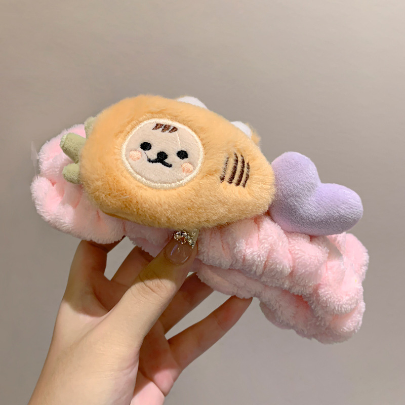 Otoño y invierno dibujos animados peluche lavar la cara cinturón de cabello máscara de mujer lavar la cara cinturón de cabello impermeable estereoscópico impermeable adornamientos de cabello al por mayor