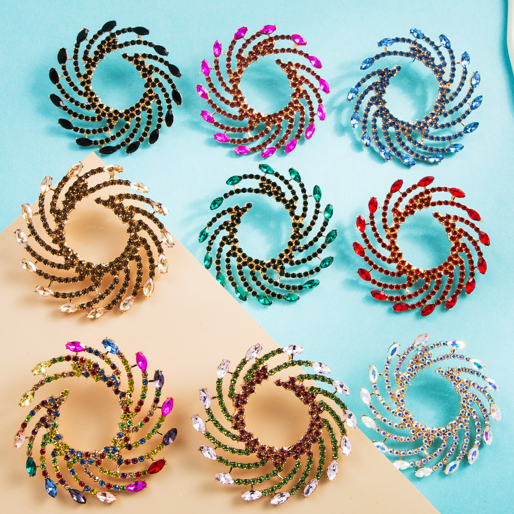 Fashion Alloy Diamond-encrusted Color Acrylic Earrings display picture 1