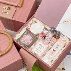 お土産の女性の新しいアイデアの贈り物ピンクの高級感結婚のお土産のお土産のセット