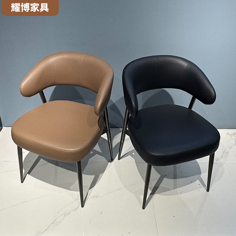 식당 의자 이탈리아 인터넷 연예인 가죽 의자 거실 홈 식탁 의자 철제 부드러운 가방 현대 간단한 등받이 의자