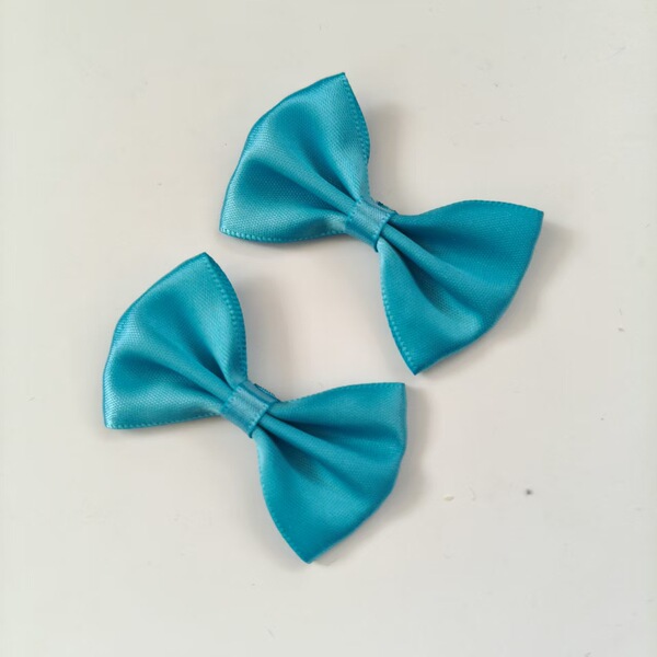 Solid color bow tie with bow
