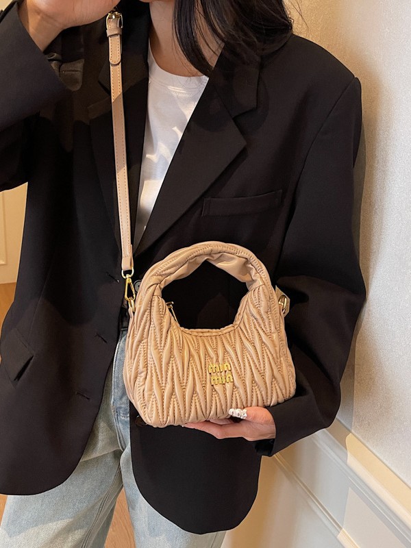 Diseño de nicho pliegue nube bolsa de bola de masa portátil mujer transfronteriza nueva moda coreana moda bolso de mensajero de un solo hombro