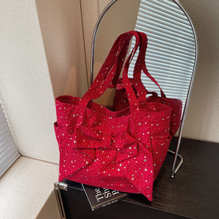 �n��С�����c�����Y���ذ���Ů���¿�������r��ͨ�ڴ�W���μ��