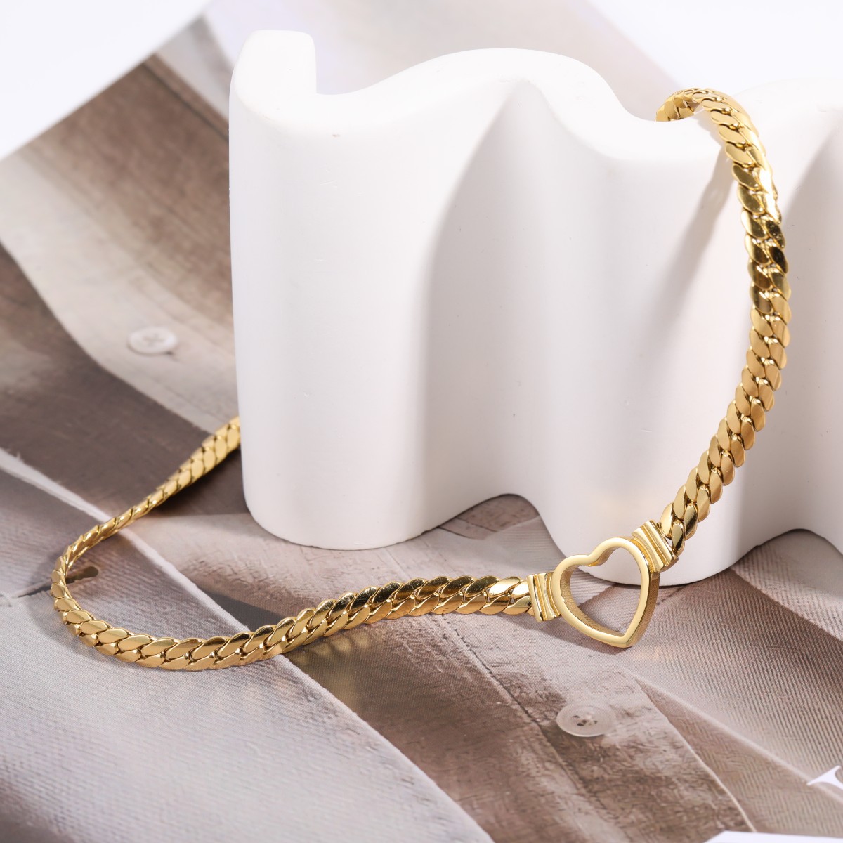 Retro Heart Shape Stainless Steel Pendant Necklace Stainless Steel Necklaces