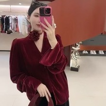 法式复古酒红色真丝丝绒上衣2025 秋新款手工玫瑰花飘带v领衬衫女