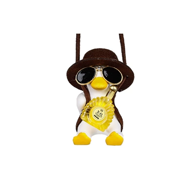 Car hanging – Duck Pink Hat Duck Car - xo-wine-bottle-duck-7x7x7-carton-packaging