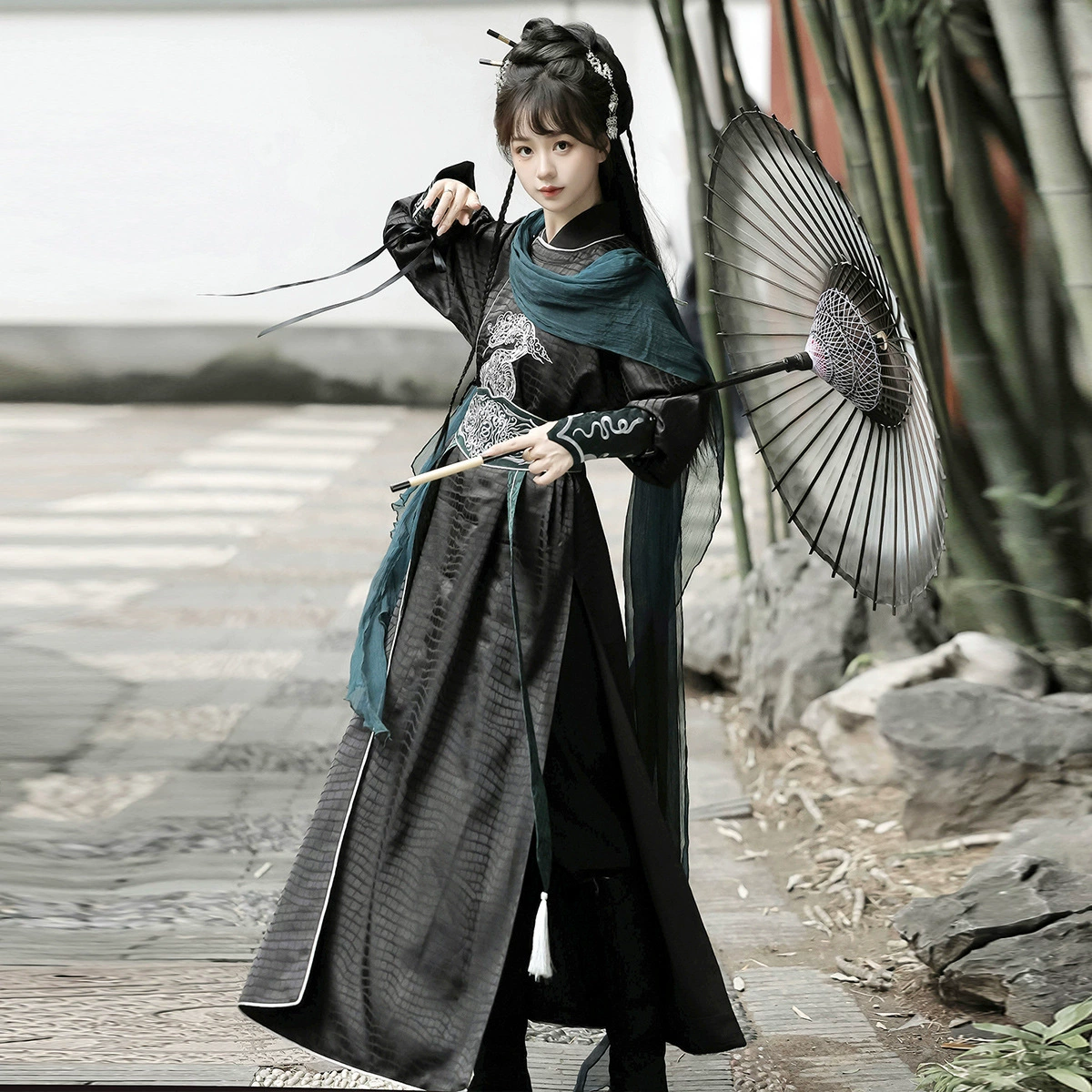 Медведь забавный соус Оригинальная змея встречает Лолиту Девушка с талией Lolita