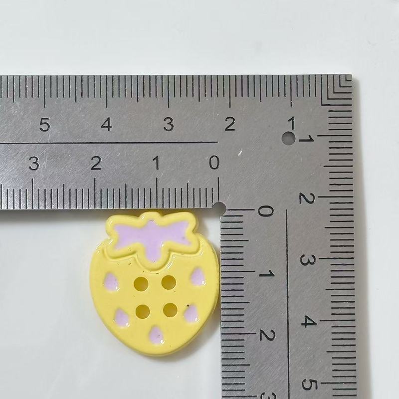 春と夏のマカロンカラーオイルドリップイチゴボタン多用途DIY帽子携帯電話ケースパッチ装飾下駄マッチング|undefined