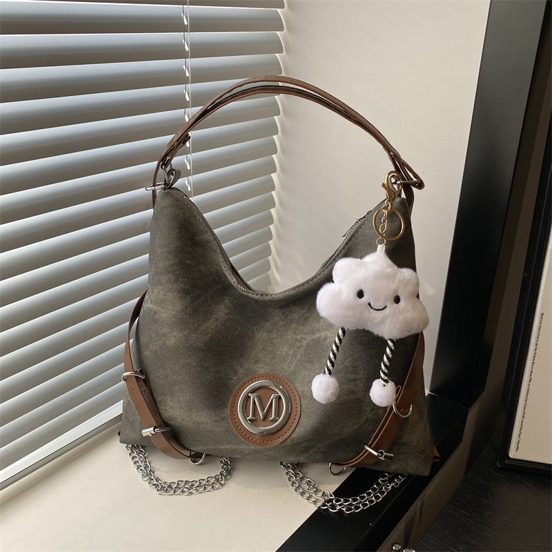 Capacious shoulder bag, backpack, one-shoulder bag, worn on the shoulder