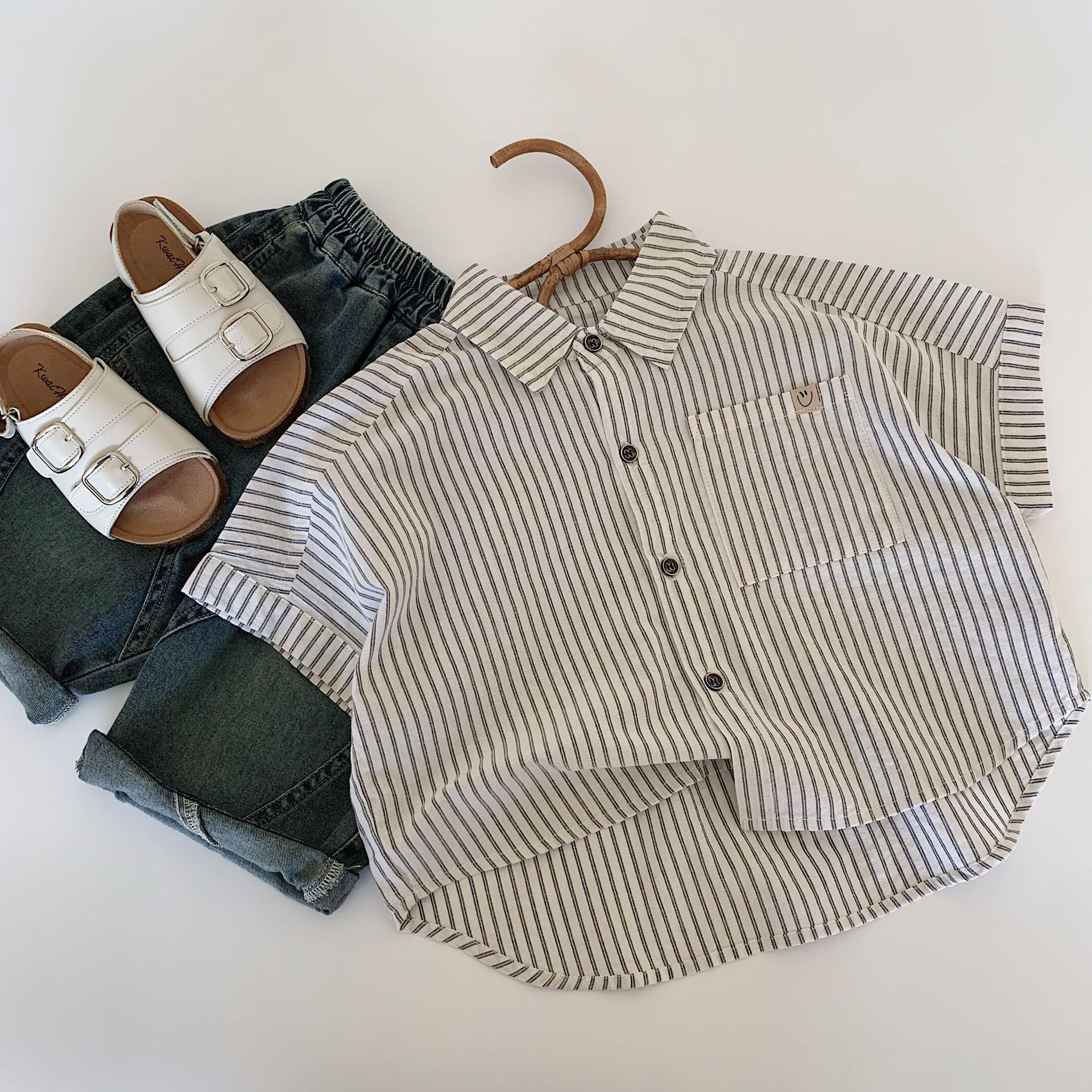 Camisa para niños Maibao Camisa delgada para niños Verano 2025 Nuevo estilo Camisa de manga corta para niños Ropa de verano para niños al por mayor