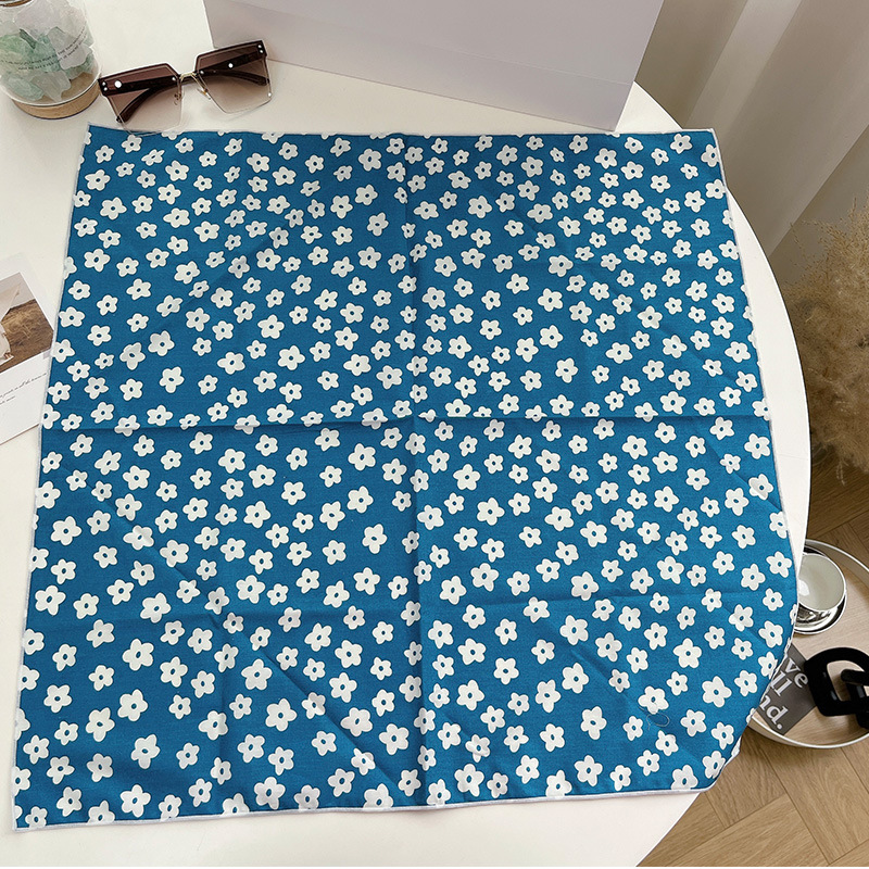 다섯 잎 블루 스퀘어