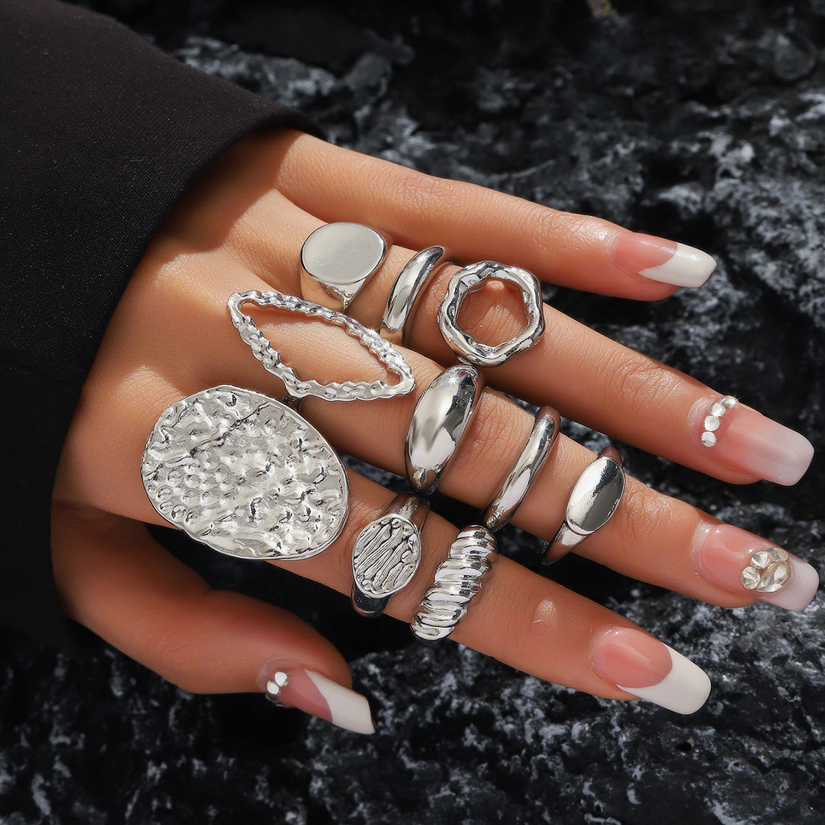 Sparkling Designer Ring For Women, Sleek And Comfortable Jewelry_voghion.com