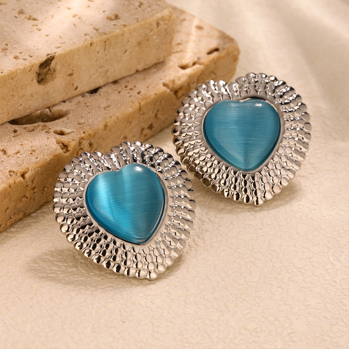 12g Weight 304 Stainless Steel Ear Needle Material Ear Studs Classification 1 Pair Quantity Casual, Shopping Occasion 304 Stainless Steel Material Heart Shape Pattern All Seasons Season Women's Gender Plating Design Vintage Style, French Style Style 1 Pair Vintage Style French Style Heart Shape Plating 304 Stainless Steel Ear Studs 2