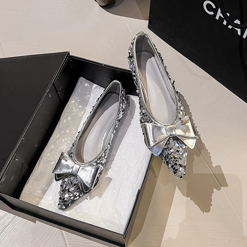 Элегантные женские туфли-балетки с острым носком, универсальный дизайн с неглубоким вырезом, новинка 2025 года, туфли с пайетками, плоская подошва, женская обувь больших размеров 41–43.