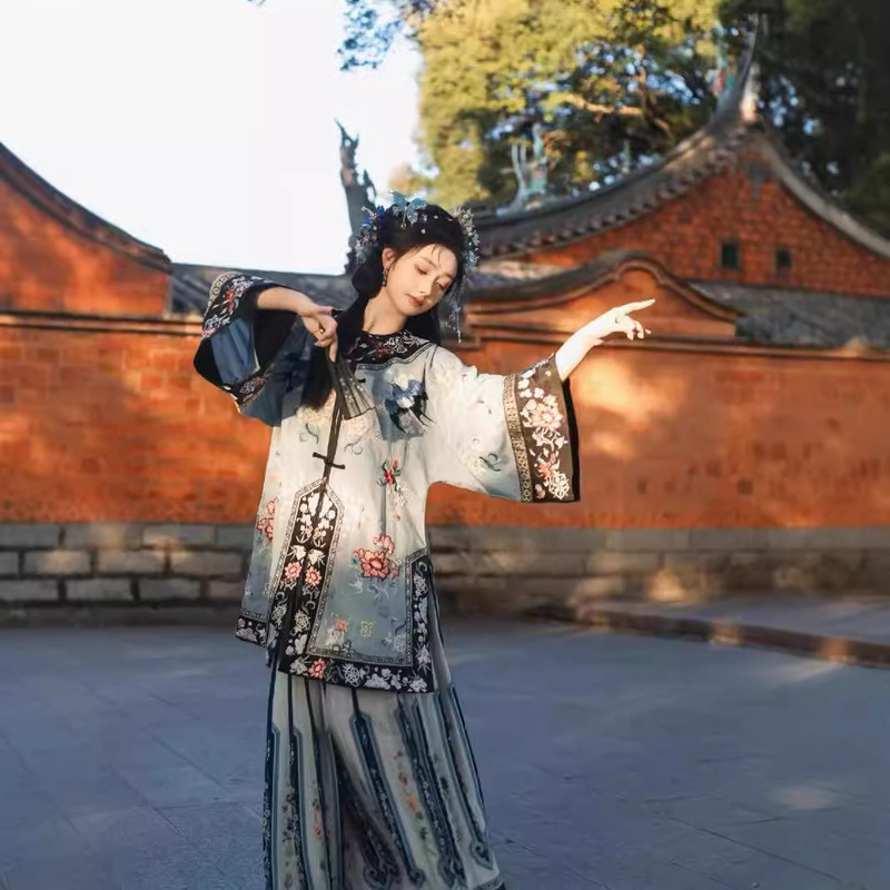 Pianruo Jinghongwanqing Han Dynasty Grandma Double-Breasted Heavy Industry Horse-Faced Skirt Round Neck Antique Clothing Retro High-End Women's Clothing