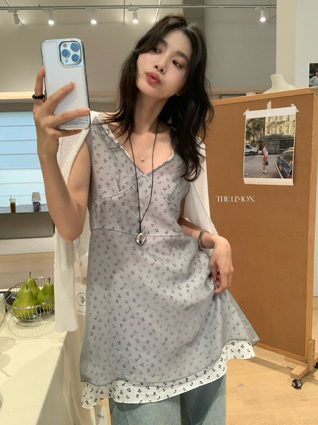 Đầm suông nữ cổ V họa tiết hoa tay loe phối ren — màu cam, màu xám chi tiết 30