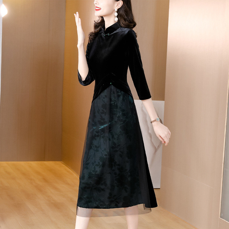 新中式复古典雅韵味黑色连衣裙女2023秋季新款中国风印花丝绒裙子