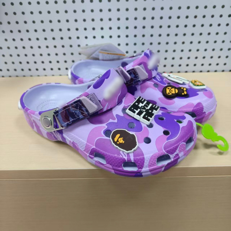 Camuflaje de casa de monos, zapatos de cavidad de verano ligero con sandalias casuales para hombres y mujeres con etiqueta al por mayor